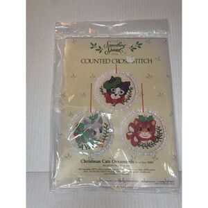 Vintage Holiday Counted Cross Stitch Tree Ornament Kit Christmas Kittens Cats